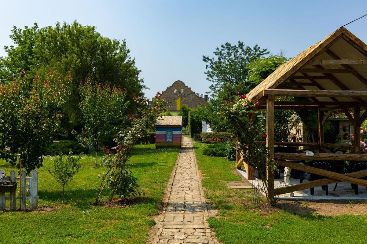 Salas Vujic Becej Exterior photo