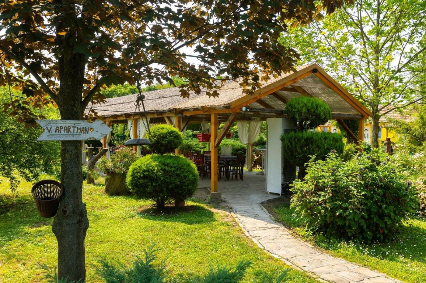 Salas Vujic Becej Exterior photo