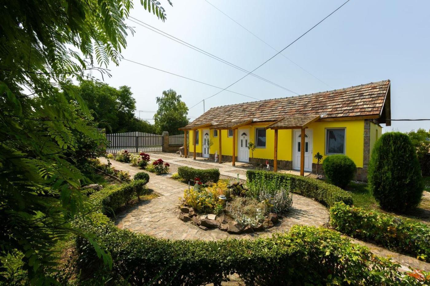 Salas Vujic Becej Exterior photo